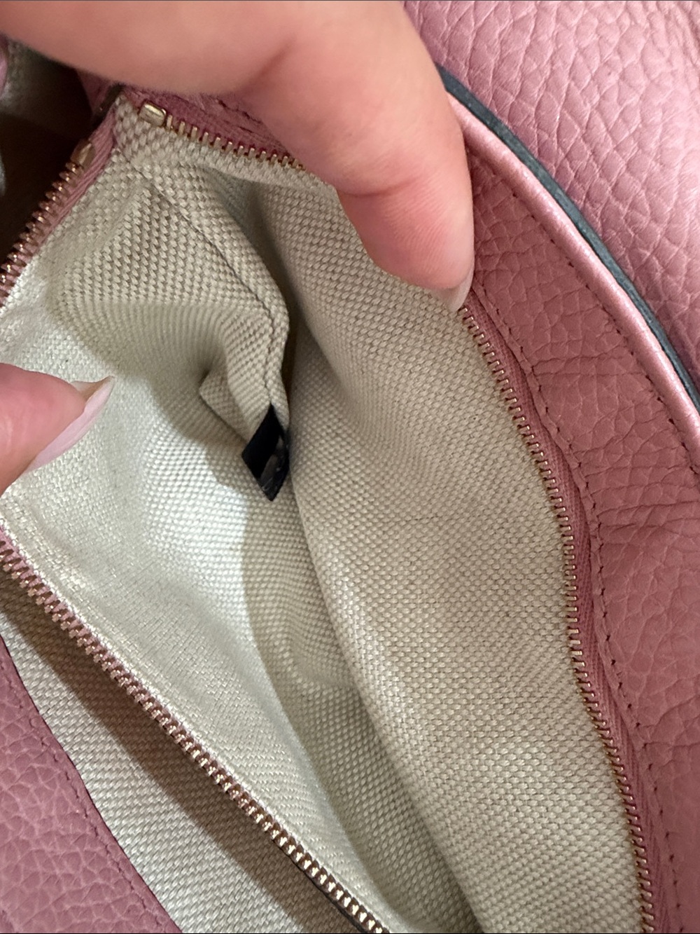 Gucci Pink Soho Crossbody with Tassel - Picture 15 of 15